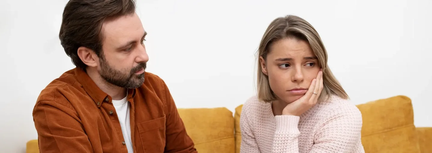 20+ Clear Signs She’s Losing Interest: What Most Men Miss