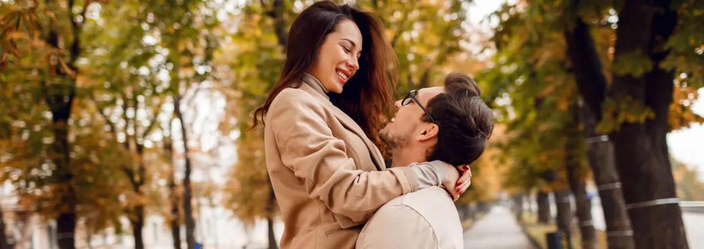 10 Psychological Signs Someone Is In Love With You But Hiding It