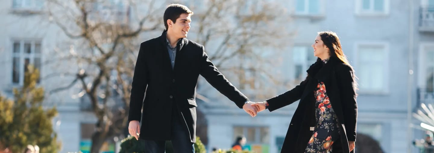 Loving Someone vs Being in Love: Key Differences Explained